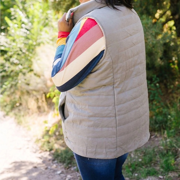 Entro Reversible Shearling Puffer Vest Mocha Gray Size Large EUC - Picture 11 of 12